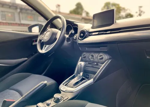 Mazda 2 Automatico