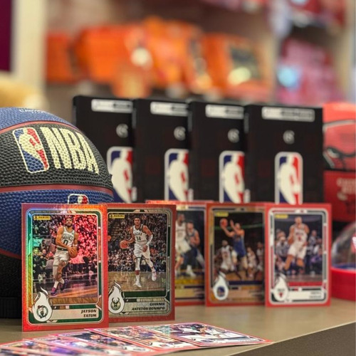Tablete NBA Cacau Show Chocolate ao Leite 100g Cards Colecionáveis Principais Jogadores NBA