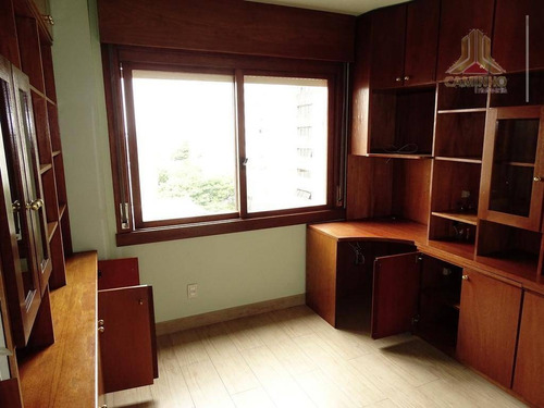 Imagem 10 de 24 de Vendo Cobertura Duplex De Dois Dormitórios, Com Garagem, Centro De Porto Alegre - Co0450