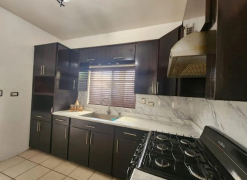 Casa A Precio De Remate En Nuez De Macadamia, Paseo De Los Nogales, Chihuahua Cd. Juárez. Arf