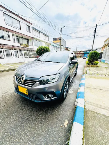 Renault Logan 1.6 Privilege / Intens
