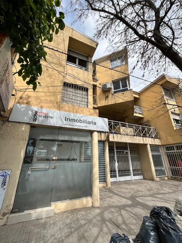 Local En Venta Sobre Jeronimo Luis De Cabrera!!
