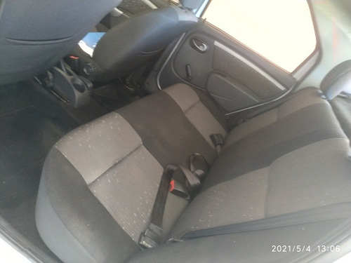 Renault Logan 2013 1.6 16v Expression Hi-flex Aut. 4p