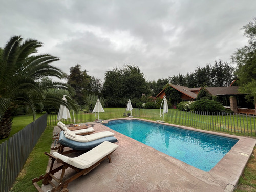 Espectacular Casa En Condominio De Chicureo