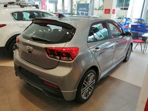 Imagen 11 de 15 de Kia Rio Hb S Pack Manual