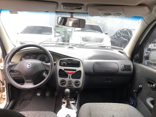 Imagem 2 de 3 de Fiat Palio 2006 1.0 Elx Flex 5p