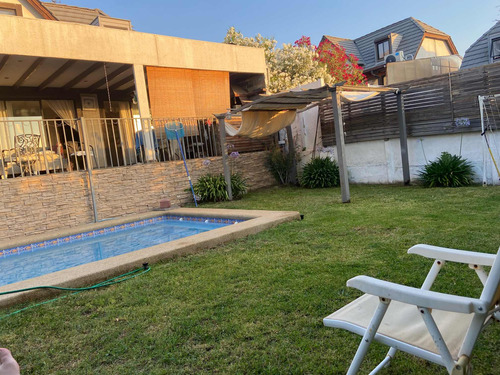 Rebajada . Condominio Alto Macul . Trato Directo.