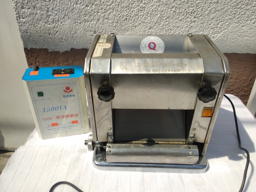 Imagen 1 de 10 de Máquina De Rodillo De Fideos De Acero Inoxidable Eléctrico