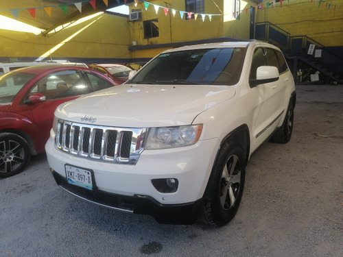 Jeep Grand Cherokee 3.6 Laredo V6 Lujo 4x2 Mt