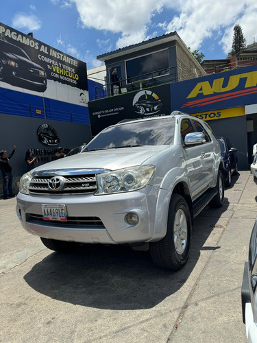 Toyota  Fortuner  4x4