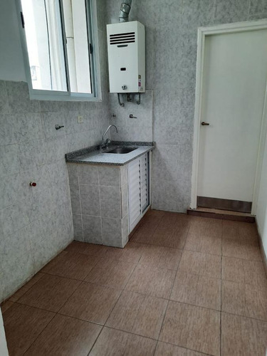Imagen 7 de 10 de Departamento De Pasillo 1 Dormitorio - Abasto