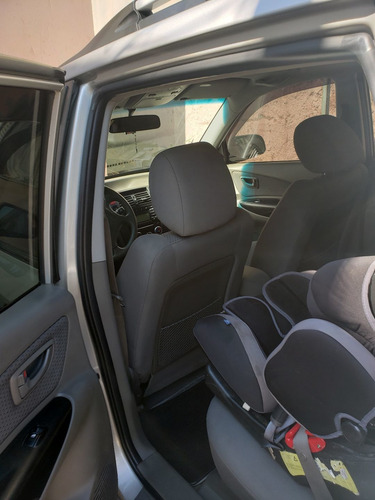 Imagem 6 de 7 de Hyundai Tucson 2009 2.0 Gl 4x2 5p