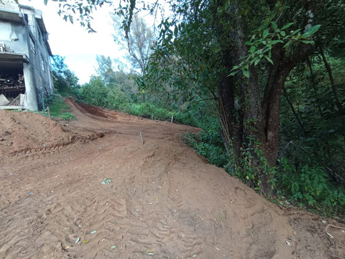 Terreno En Valle De Bravo Casas Viejas