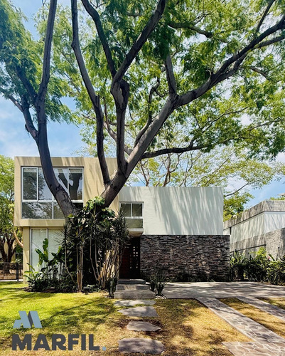 Hermosa Residencia Con Alberca En Venta En Condominio Privado Las Parotas Colima