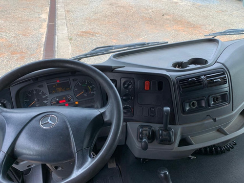 Mercedes-benz 2035 2009