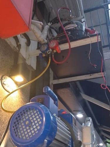 Servicio Técnico Refrigeración Mantenimiento Instalación