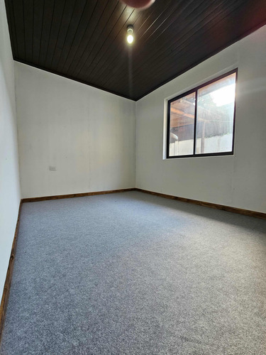Casa De Dos Pisos Ubicada En Boldo I