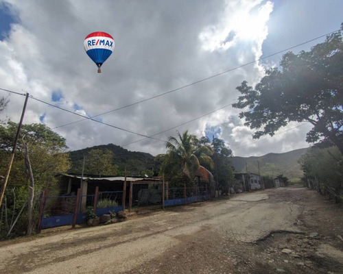 Terreno En Sector Guaimeque, Con Amplios Espacios, Entorno Natural Y Tranquilo, Con Vista Montañosa