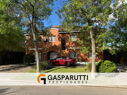 Casa En Venta Y Alquiler En Septiembre, Escobar. 5 Ambientes