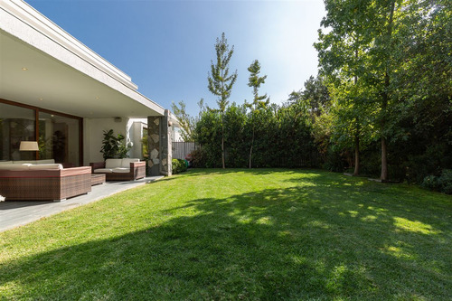 Casa En Arriendo De 5 Dorm. En Las Condes