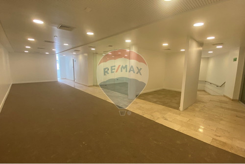 Local Comercial Excelente Ubicación En Av Brasil