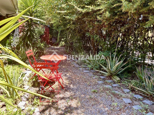 Casa En Venta De En La Reina. 376/ 119 Mts.uf 6.700