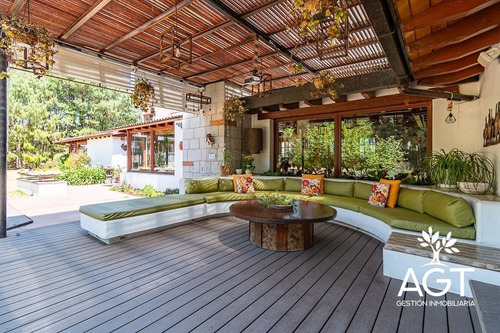 Casa En Venta En Metepec Con Gran Terreno