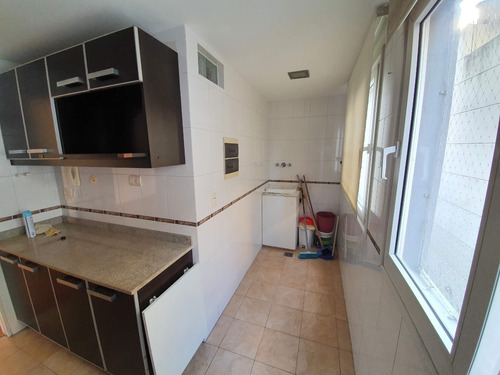 Dueño Vende,3 Amb. Muy Luminosos . 50 Mts De Av. Cordoba .