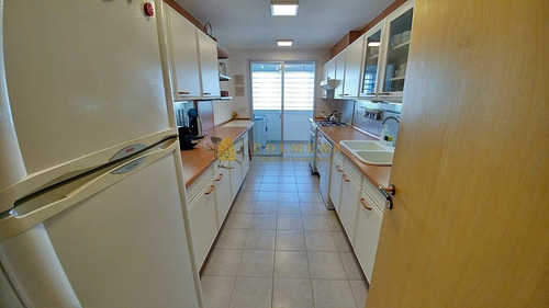 Apartamento De 3 Mas Dep. De Servicio Terraza Con Churrasquera En Playa Brava, Punta Del Este!!!!!!- Ref: 1858