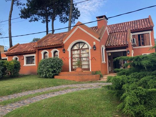 Casa Muy Bien Ubicada En La Mansa, Ideal Para Vivir Todo El Año