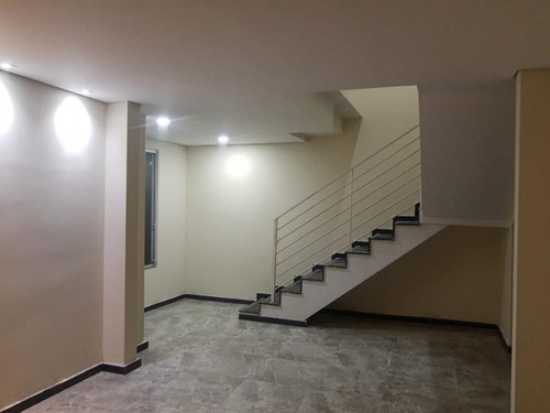 Imagem 1 de 10 de Casa Duplex À Venda, 4 Quartos, 1 Suíte, 2 Vagas, Jardim Vitoria - Belo Horizonte/mg - 2749