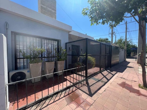 Venta Casa 3 Dormitorios Cochera Pileta V Cabrera