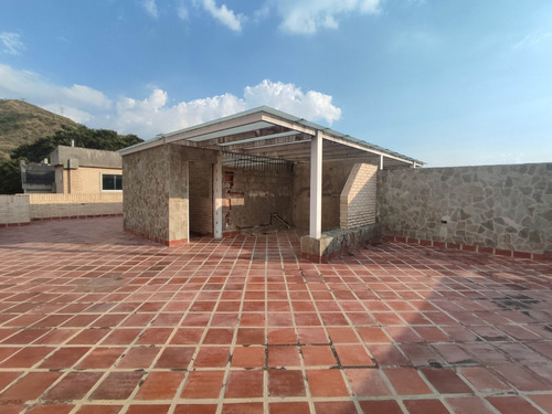 3 Twonhouses En Venta En Obra Gris En Las Mayas El Limón 25-14388 Mfc