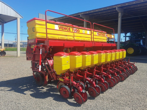 Imagem 5 de 6 de Plantadeira Vence Tudo , Modelo Panther Sm 11000 .