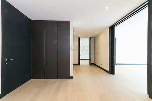 Departamento En Venta De 4 Dorm. En Las Condes