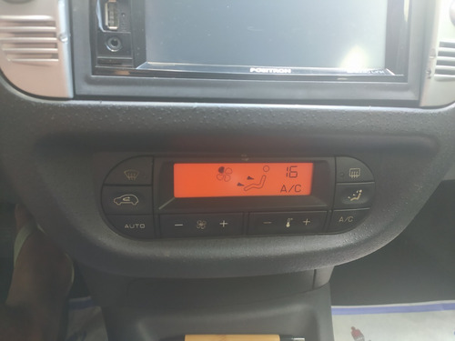 Imagem 4 de 8 de Citroën C3 1.6 16v Exclusive Flex 5p