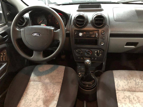 Imagem 11 de 11 de Ford Fiesta 1.0 Mpi Sedan 8v Flex 4p Manual