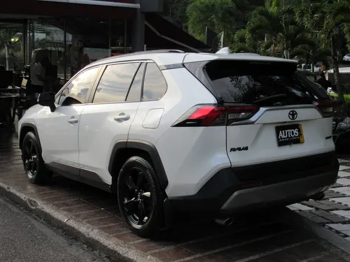 Toyota RAV4 LIMITED CC2500 BLINDAJE 2+ AUTOMATICA 4X2 202 HP