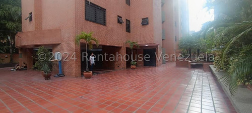 Espectacular Pent-house De Dos Niveles Ubicado En Una De Las Mejores Zonas De Caracas - El Rosal // Luis Gómez // Mls #24-27243