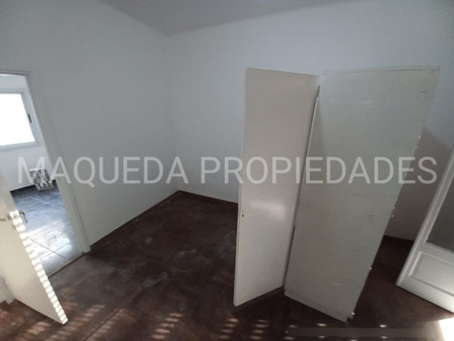 Piso Entrada Independiente De 4 Ambientes ¡ Gran Oportunidad !