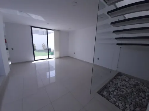 Estrena Residencia De Autor En Cumbres Del Lago, Jardín, 3 Recs, Tina, Cto Serv