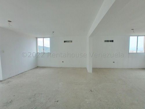 Apartamento Penthouse En Venta Obra Limpia Con Planta Electrica Jardin Piscina Cancha Tenis Planta Estef 24-5713