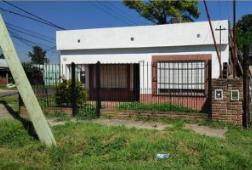 Casa  En Venta  Sobre Lote 400 Mts Ricardo Rojas