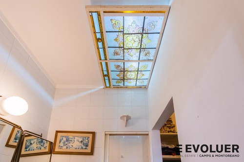 Magnífica Casa De Estilo Para Vivienda, Oficinas O Desarrollo En Barrio Norte