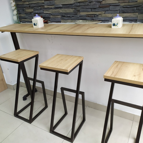 Imagen 1 de 8 de Taburetes De Madera Y Metal