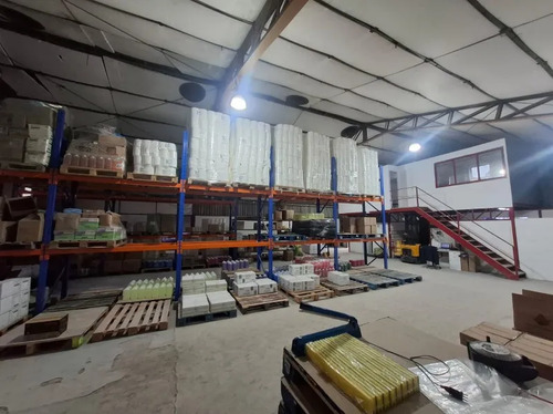 Amplia Bodega En Barrio Brasil, Santiago 800m²