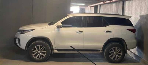Imagen 4 de 5 de Toyota Sw4 2.8 Srx 177cv 4x4 7as 2018