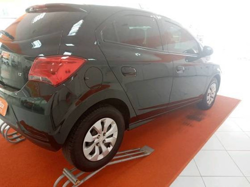 Imagem 8 de 10 de Chevrolet Onix 1.0 Mpfi Lt 8v Flex 4p Manual