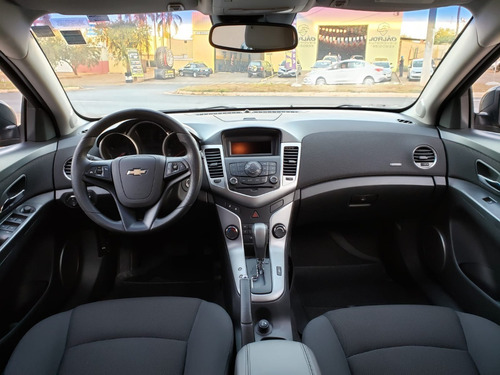 Imagem 4 de 6 de Chevrolet Cruze Lt