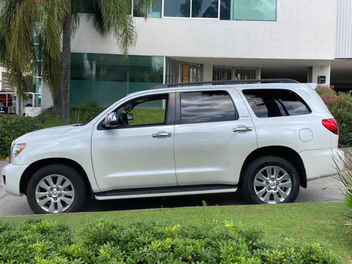 Imagen 6 de 15 de Toyota Sequoia 2017 5p Platinum V8/5.7 Aut